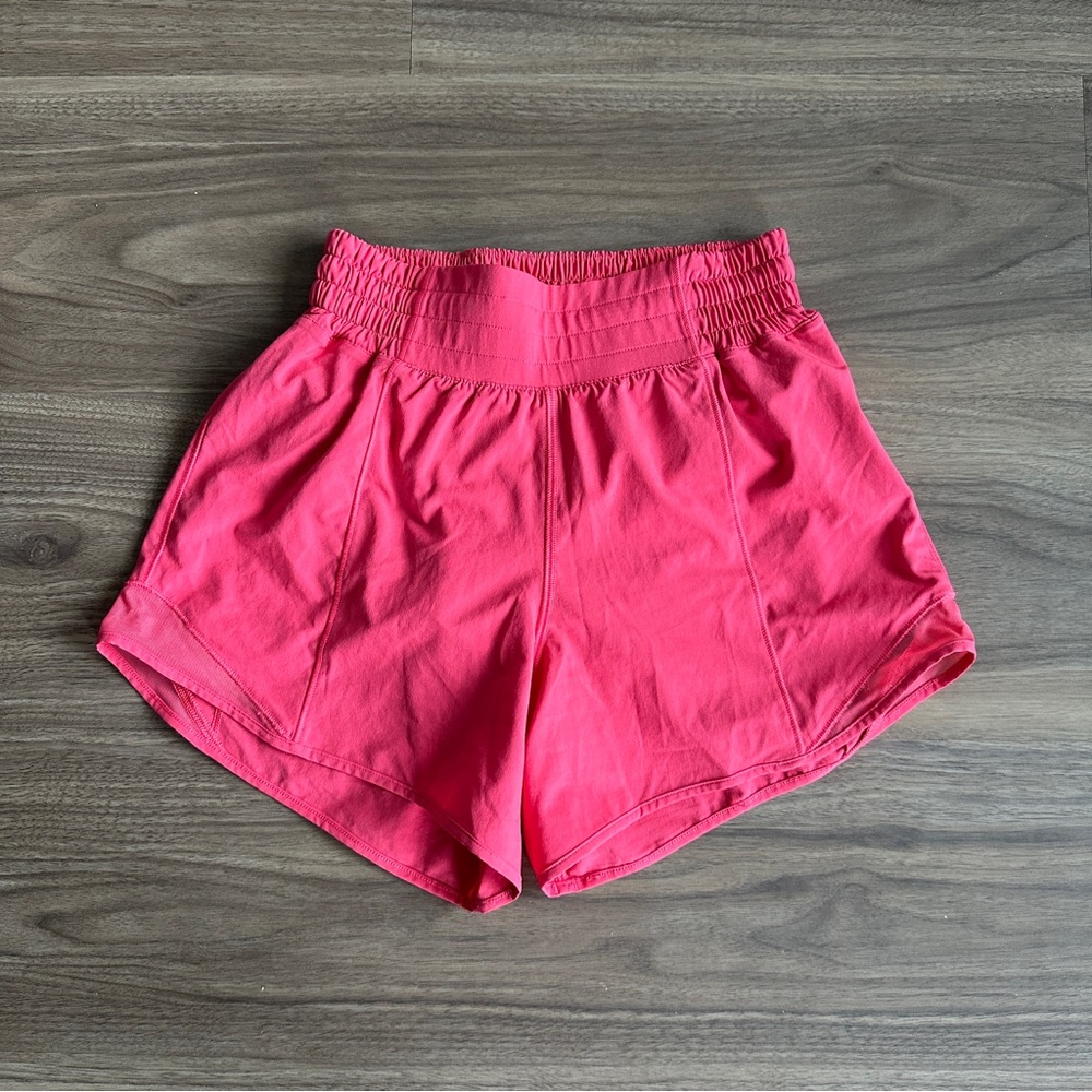 LULULEMON— Hotty Hot High-Rise Lined Shorts 2.5”